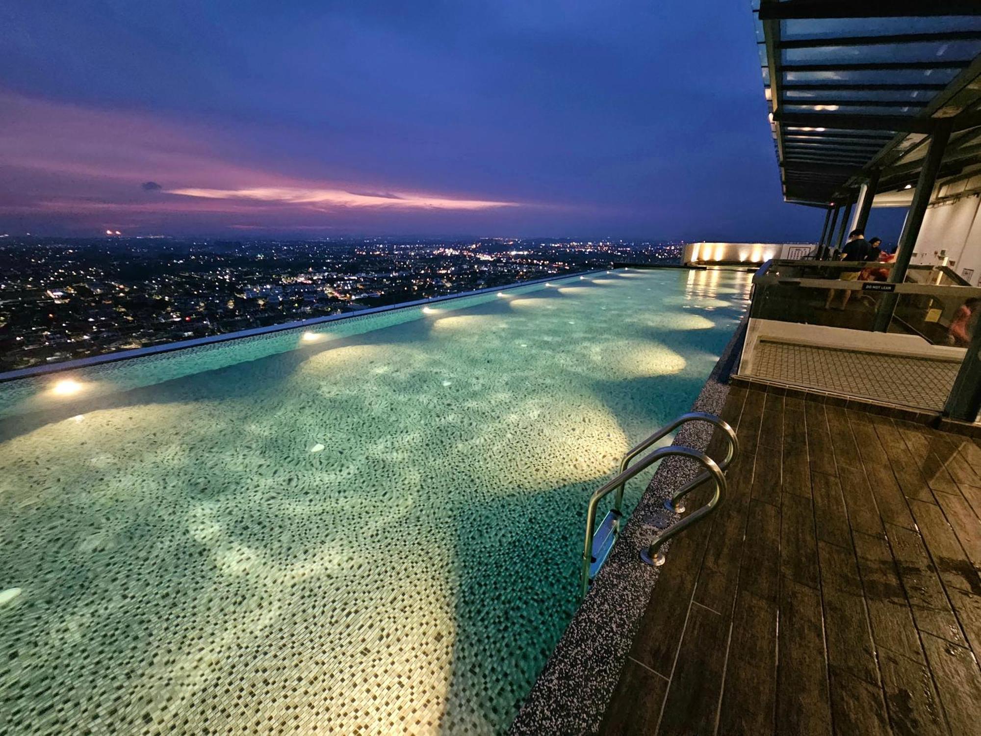 Quartz Paragon Suites Melaka By Ggm Exterior foto